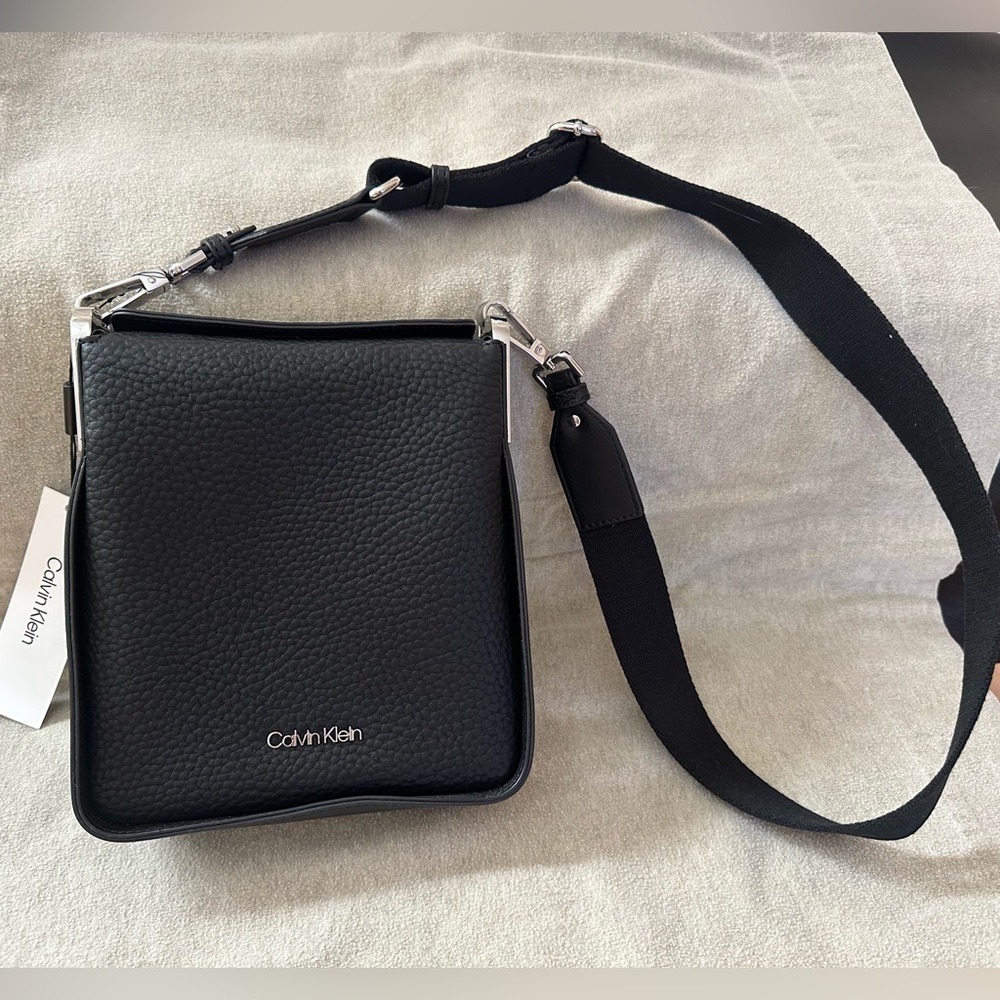 Calvin Klein Pebbled Leather Crossbody Bag in Black (NWT)